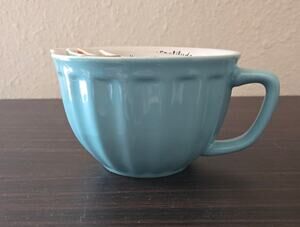 Set of 4 porcelain measuring cups